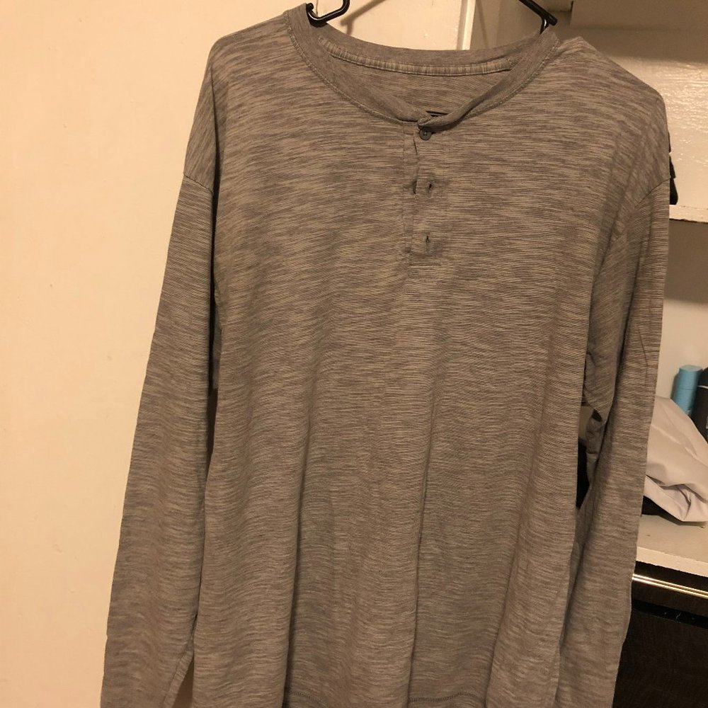 Men's Hanes Long-Sleeved Shirt Size L
